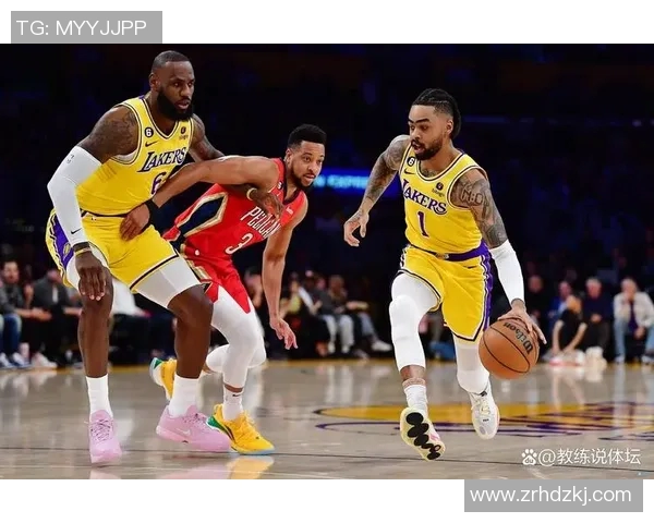 湖人新三巨头合砍75分闪耀全场!戴维斯28分里夫斯25分,詹姆斯角色调整助力攻防均衡